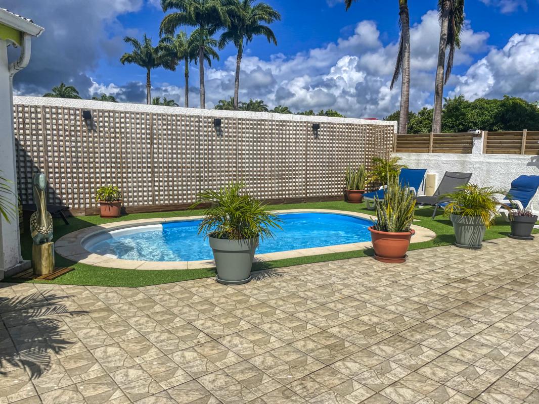 24.Location villa piscine St François Guadeloupe_Piscine